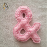 Lettres de l'alphabet en majuscule, fait main, au crochet.