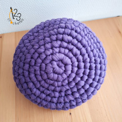 Panier à suspendre, en trapilho. Fait main au crochet.