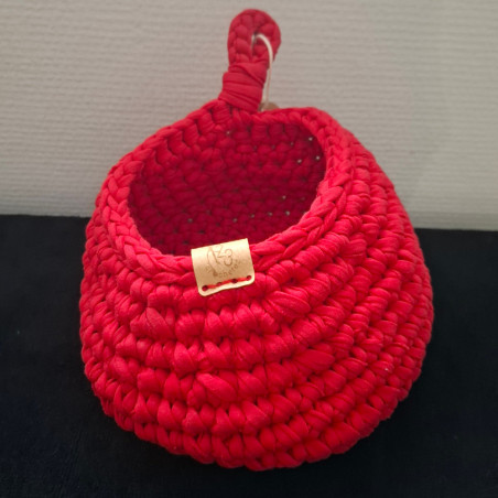 Panier suspendu rouge en trapilho