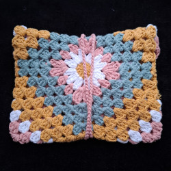 Pochette en fil coton pour livre de poche