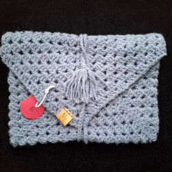 Pochette pour livre de type roman.
