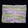 Pochette bariolée, en coton pour les livres de poche.