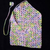 Pochette bariolée, en coton pour les livres de poche.