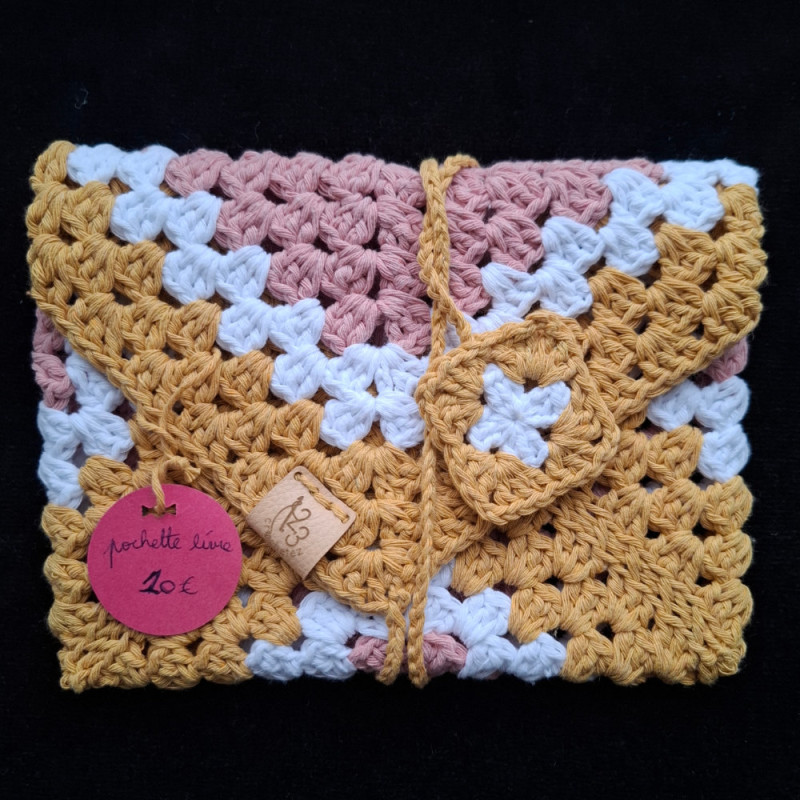 Pochette pour livre de poche, tricolore : rose, blanc et jaune.