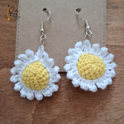 Faites-vous plaisir avec ces jolies boucles d'oreilles "marguerite".