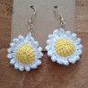 Faites-vous plaisir avec ces jolies boucles d'oreilles "marguerite".