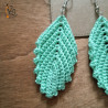 Mettez une touche de végétale dans votre tenue avec ces boucles d'oreilles "feuille".