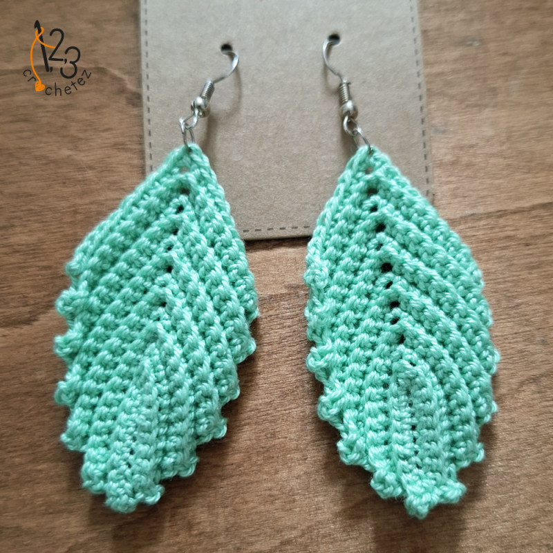 Mettez une touche de végétale dans votre tenue avec ces boucles d'oreilles "feuille".