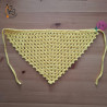 Bandana jaune au crochet en point granny, réalisé en Alsace par mes soins.