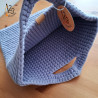Sac crocheté avec du fil tubulaire, couleur lavande.