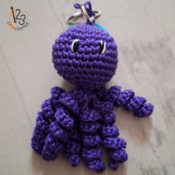 Le porte-clés ou bijou de sac pieuvre, fait main au crochet en Alsace.